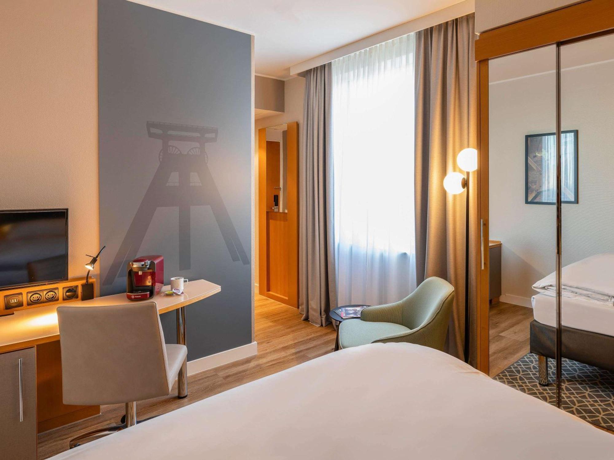 เมอร์เคียว โฮเต็ล โบชัม ซิตี Hotel โบคุห์ม ภายนอก รูปภาพ