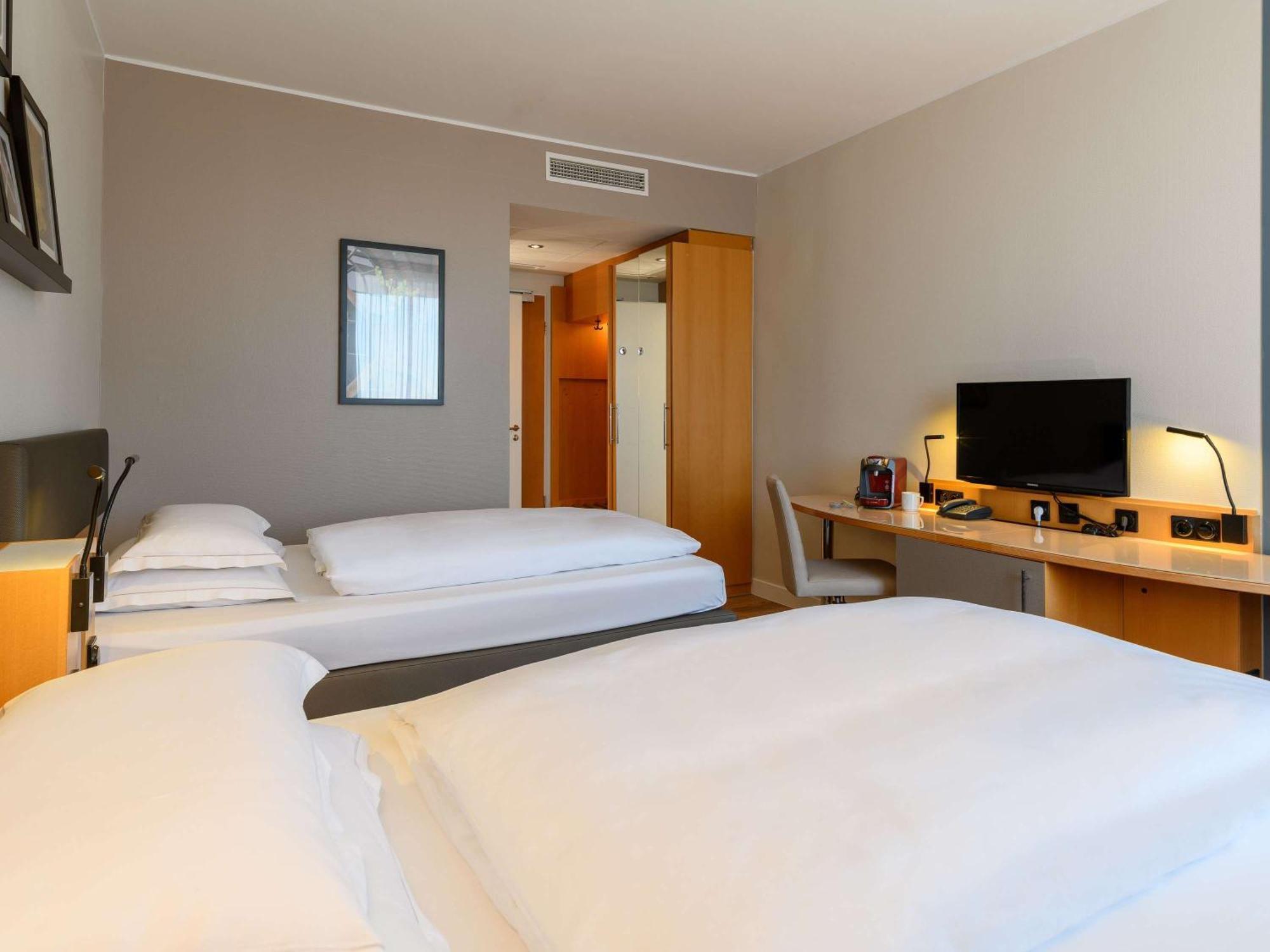 เมอร์เคียว โฮเต็ล โบชัม ซิตี Hotel โบคุห์ม ภายนอก รูปภาพ