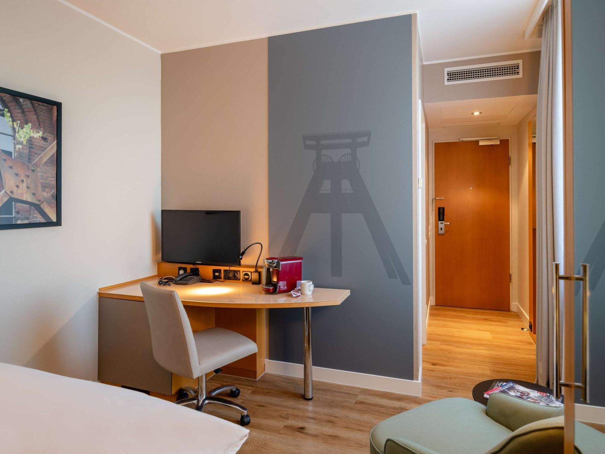 เมอร์เคียว โฮเต็ล โบชัม ซิตี Hotel โบคุห์ม ภายนอก รูปภาพ